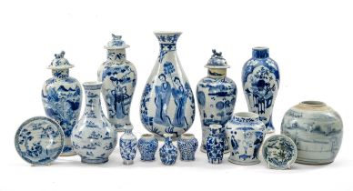 ASSORTED CHINESE BLUE & WHITE PORCELAIN, 19th/20th Century, including Kangxi-style pear shaped