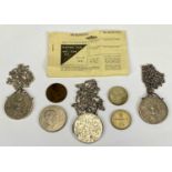 SILVER MOUNTED COMMEMORATIVE COIN & OTHER JEWELLERY with a small quantity of other coins and a