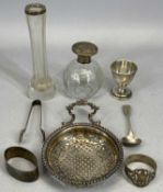 GEORGE IV & LATER HALLMARKED SMALL SILVER / BELIEVED SILVER ITEMS, to include a circular lemon