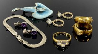 CONTINENTAL 9CT GOLD, SILVER & OTHER JEWELLERY GROUP, to include a pair of broad Italian 9ct gold