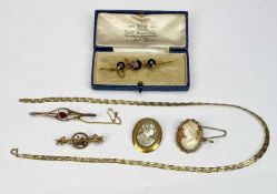 VICTORIAN & LATER 9CT GOLD AND OTHER JEWELLERY GROUP (6) to include a Palmier link necklace, 46cms L