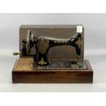 SINGER HAND CRANK SEWING MACHINE, serial no. F8119366, in wooden case