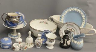 WEDGWOOD ASSORTMENT (APPROX. 17 PIECES) to include black and other colour Jasperware, of Etruria &