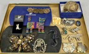 COSTUME JEWELLERY INCLUDING CAT & OTHER ANIMAL BROOCHES, to include a Trez by Design pewter bezel