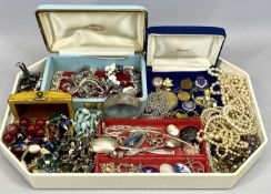 MIXED JEWELLERY, BADGES & HALLMARKED SILVER SPOONS GROUP, to include a chase decorated sterling