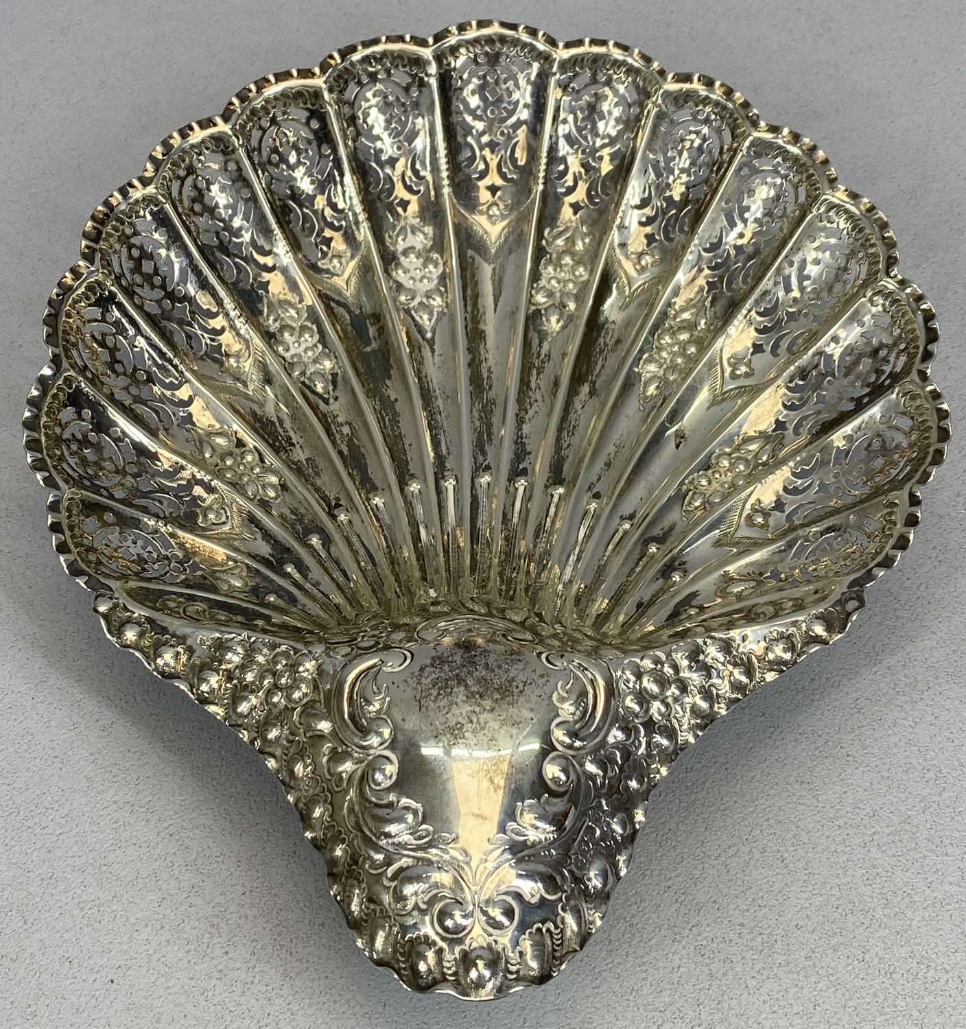 VICTORIAN SILVER SHELL FORM FRUIT DISH, Sheffield 1896, Atkin Brothers, having a crimped and - Image 2 of 4