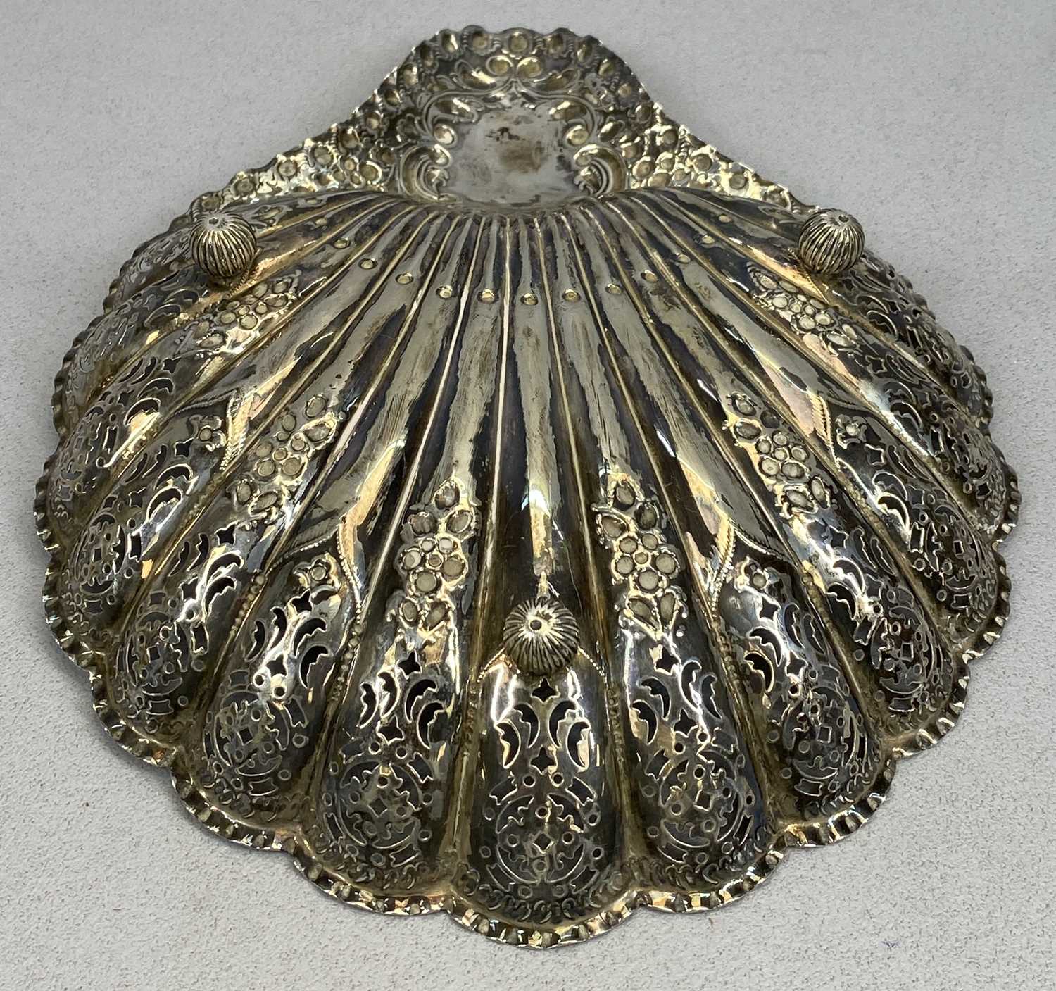 VICTORIAN SILVER SHELL FORM FRUIT DISH, Sheffield 1896, Atkin Brothers, having a crimped and - Image 3 of 4