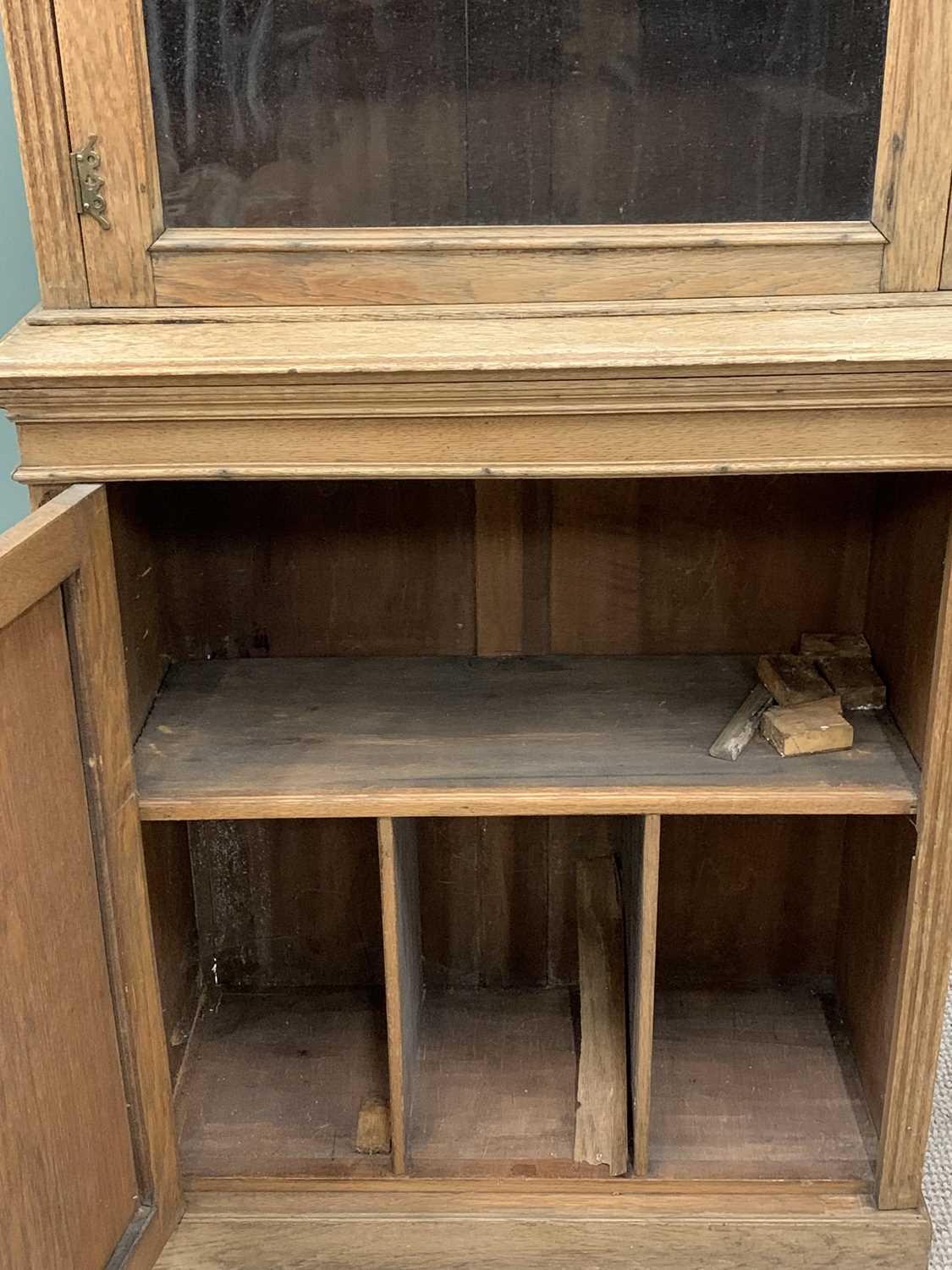 VICTORIAN OAK BOOKCASE CUPBOARD OF SLIM PROPORTIONS, having a single glazed door top with adjustable - Image 3 of 5