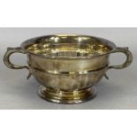 TWO HANDLED PEDESTAL BOWL IN ORIGINAL FITTED CASE, BIRMINGHAM 1936, I S GREENBERG & CO., having a