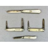 TWO SILVER BLADED FRUIT KNIVES & TWO VINTAGE POCKET KNIVES, 3 x having mother-of-pearl covers, the