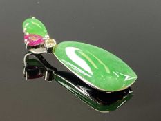 18CT WHITE GOLD JADEITE, RUBY & DIAMOND SET PENDANT, 0.03ct round brilliant cut diamond, pear