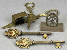 PRESENTATION SILVER NOVELTIES & OTHER COLLECTABLES, 3+2 respectively, to include a pair of silver