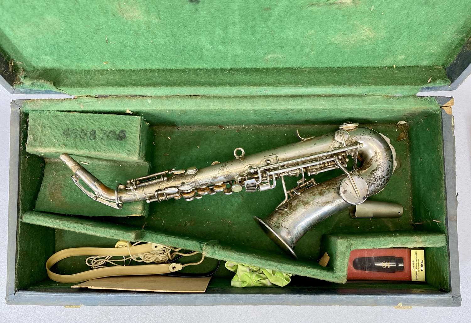 BUESCHER SILVER PLATED CURVED SOPRANO LOW PITCH SAXOPHONE, SERIAL NO. 103768, with case - Image 4 of 5