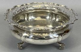 SHEFFIELD SILVER FRUIT BOWL, 1912, CHARLES CLEMENT PILLING, flared pierced and shaped upper rim on a