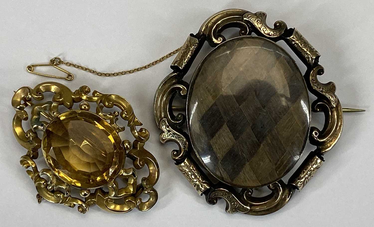 VICTORIAN & LATER JEWELLERY GROUP x 4, to include a large white metal double sided woven hair - Image 2 of 4