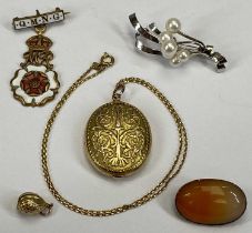 VICTORIAN & LATER JEWELLERY GROUP to include a cultured pearl and possibly a white gold floral spray