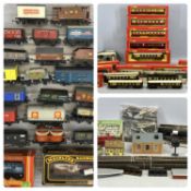 DUBLO TRAIN SET, HORNBY WRENN ETC comprising carriages, some boxed, rolling stock, boxed