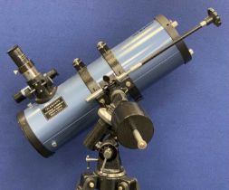 SKYWATCHER REFLECTOR TELESCOPE WITH TRIPOD