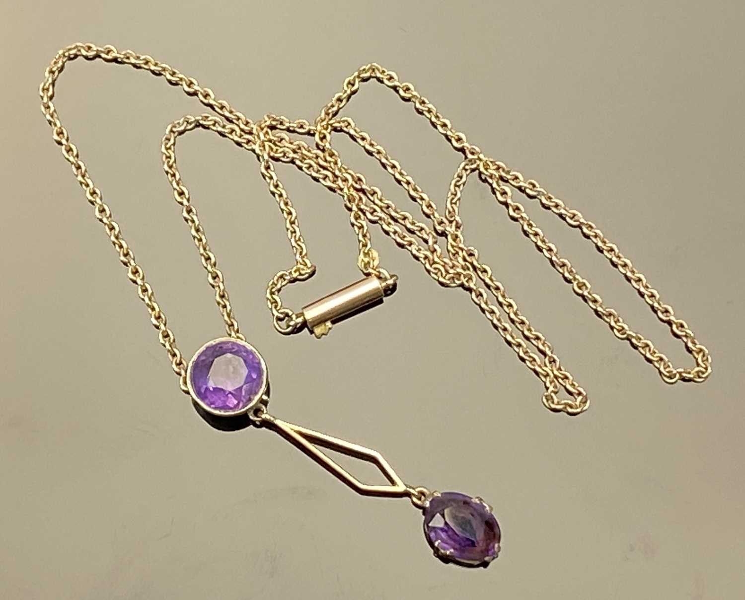 TWO GOLD SEMI-PRECIOUS STONE SET NECKLACES, including a 9ct gold barrel clasp curb link necklace, - Image 3 of 3