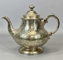 VICTORIAN SILVER TEAPOT, LONDON 1872, MAKER THOMAS SMILY, finial capped domed hinged lid on a