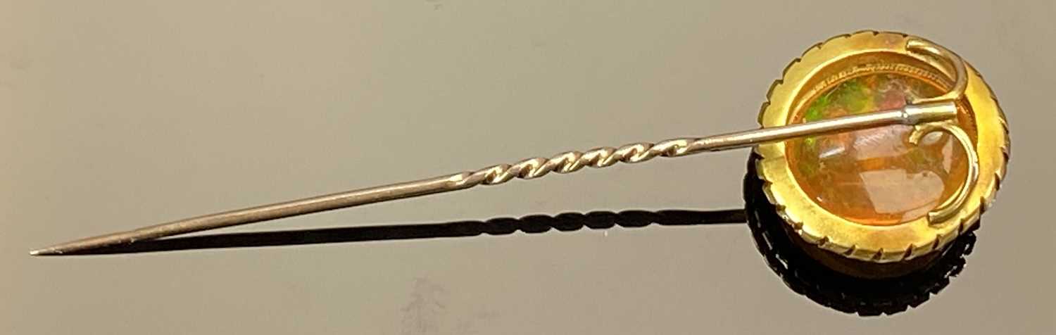 THREE 9CT GOLD & OTHER VICTORIAN AND LATER JEWELLERY to include a double twist knot ring, trace - Image 3 of 3