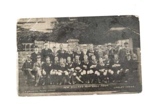 THE RUGBY CLUB HOUSE: 1905 NEW ZEALAND ALL BLACKS TEAM POSTCARD with the famous Dave Gallaher at the