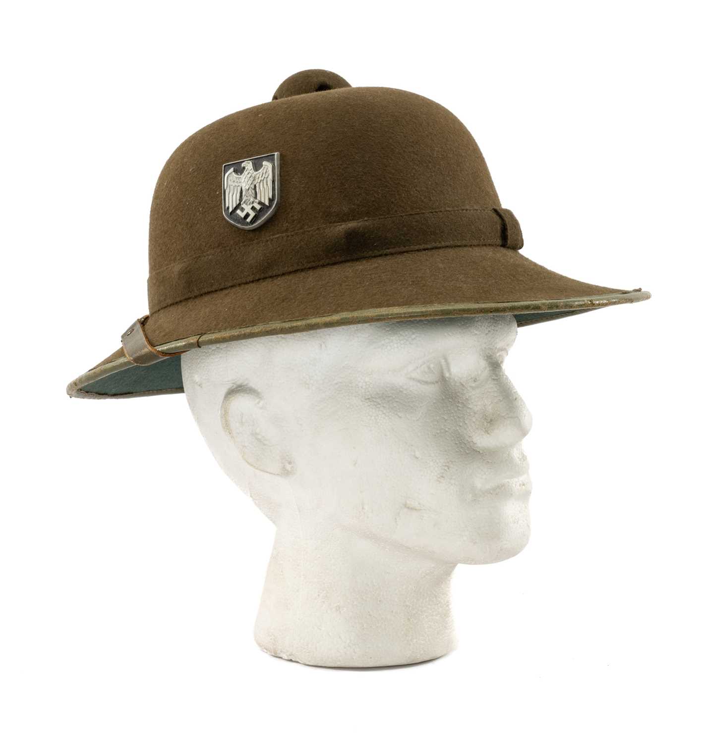 THE MILITARY CLUB HOUSE: AFRIKA KORPS PITH HELMET of green-brown felt outer, affixed with National