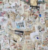 FOREIGN STAMPS - mint and used, a few thousand, good sorting lot, will reward