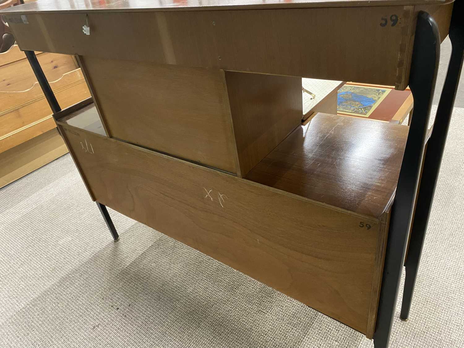 MID-CENTURY NATHAN BRAND DINING ROOM SIDEBOARD & REPRODUCTION MAP TOP COFFEE TABLE, the top part - Image 3 of 3