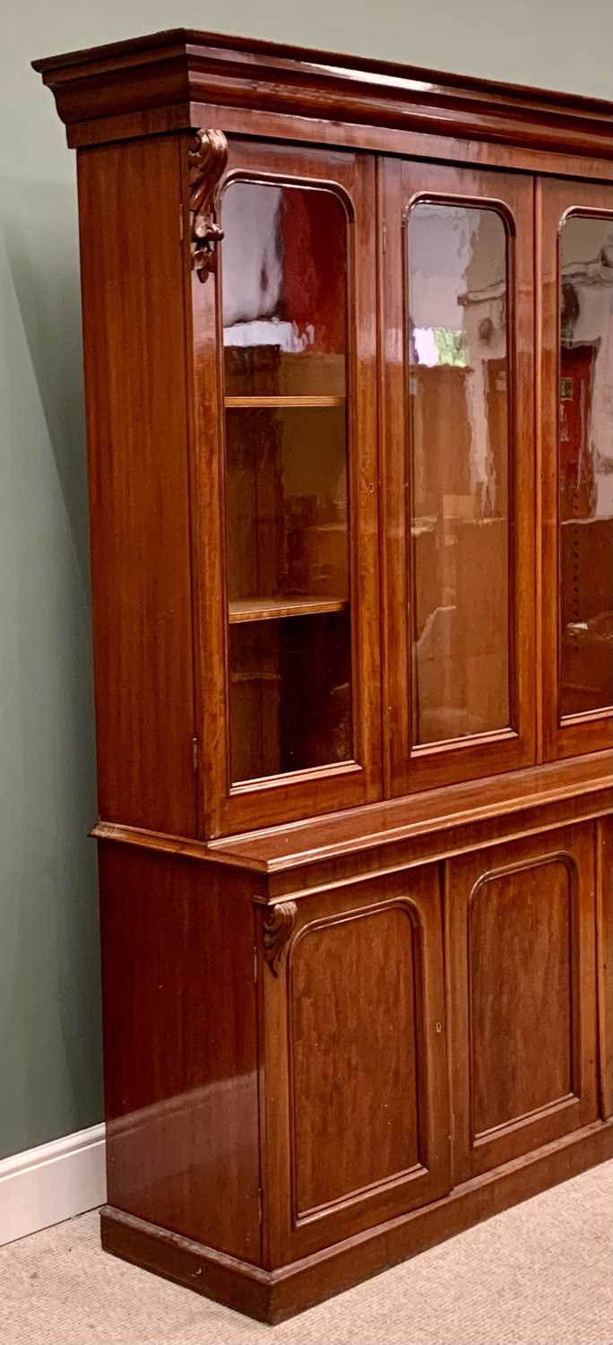 VICTORIAN MAHOGANY FOUR-DOOR BOOKCASE CUPBOARD, extremely well presented, having a stepped cornice - Image 4 of 6