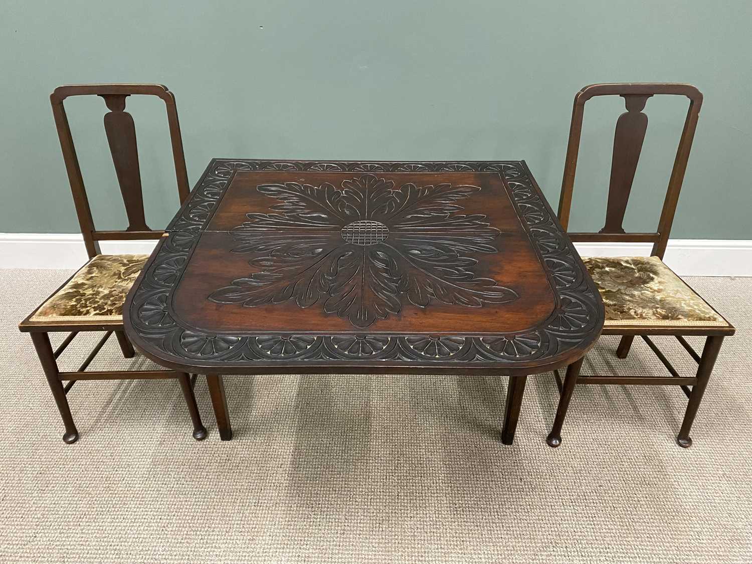 VINTAGE FURNITURE PARCEL comprising a carved top mahogany and oak single flap dining table, 72cms H,