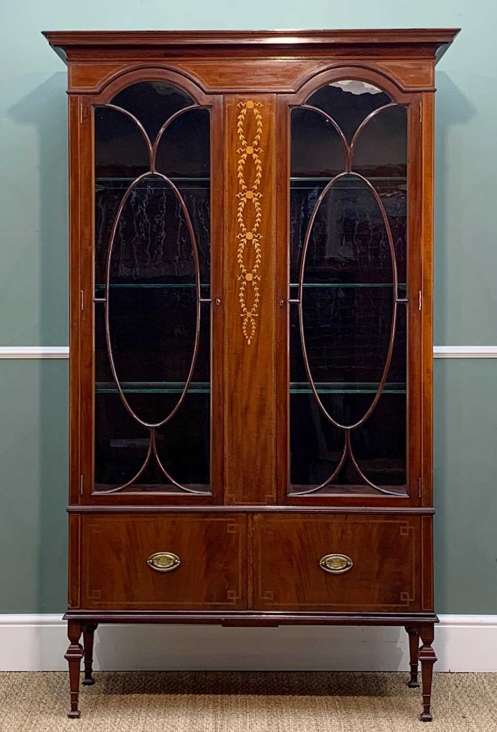 EDWARDIAN MARQUETRY MAHOGANY DISPLAY CABINET, oval astragal panelled doors, central panel with