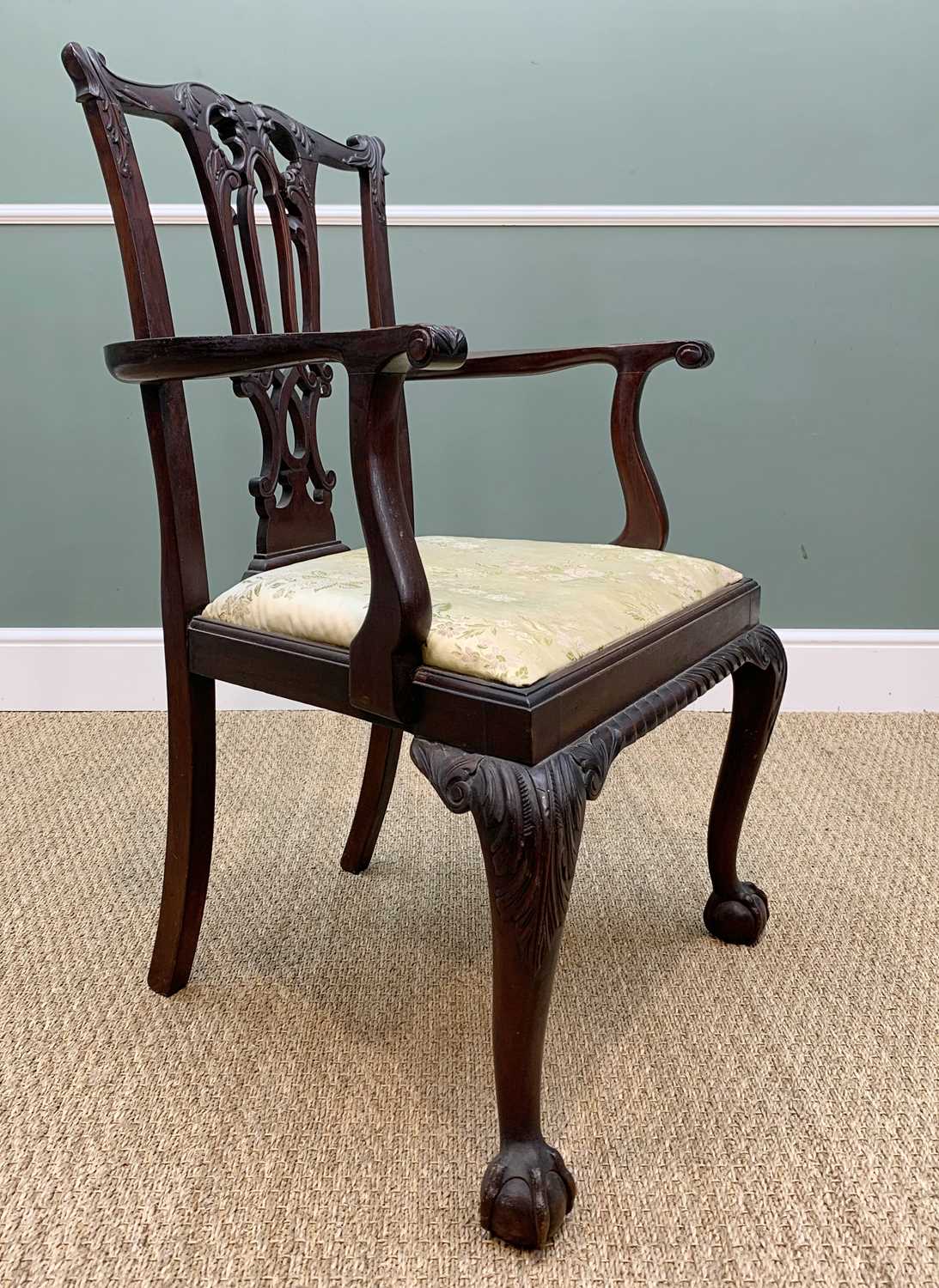 HARLEQUIN SET OF TWELVE DINING CHAIRS early 20th C. comprising eight Chippendale style mahogany - Image 6 of 10