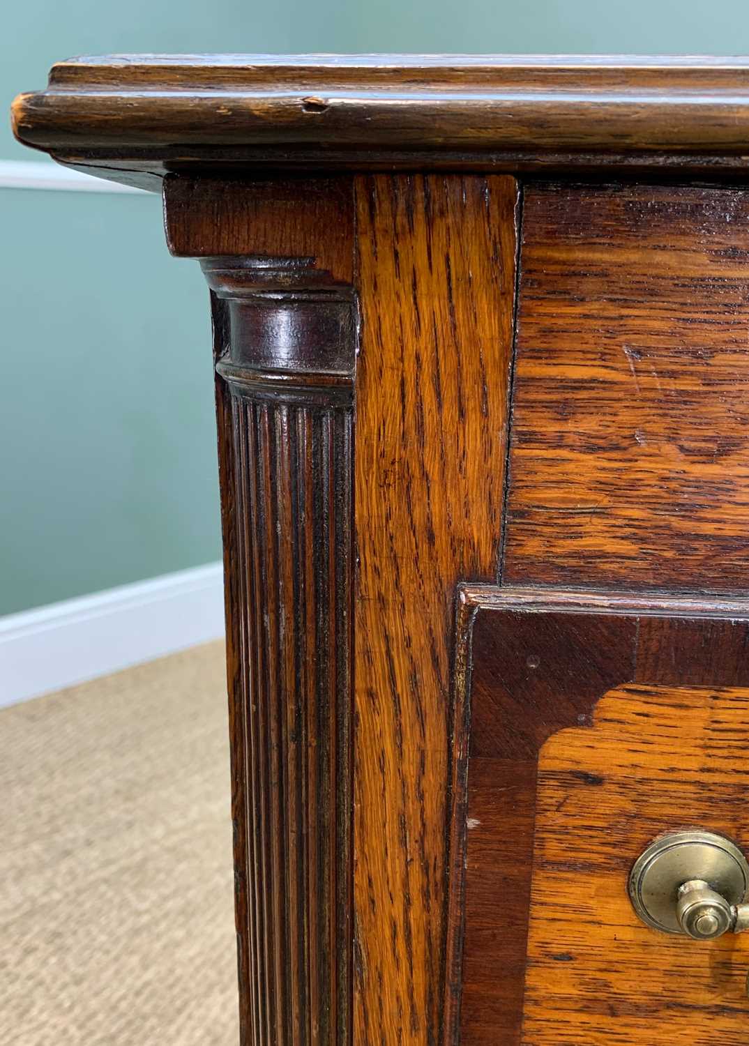 GEORGE III JOINT OAK & MAHOGANY CROSSBANDED LANCASHIRE MULE CHEST, double plank hinged top above - Image 9 of 17