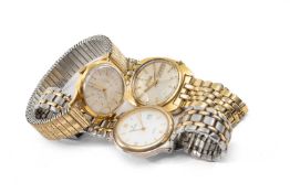 THREE GENTS WRISTWATCHES, comprising Bulova Accutron day-date bracelet watch, vintage Smiths De Luxe