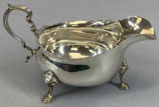 SILVER GRAVY / SAUCE BOAT, BIRMINGHAM 1933, MAKER ADIE BROTHERS LTD, having a shaped upper edge with