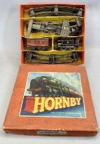 HORNBY CLOCKWORK TRAIN TANK PASSENGER SET, NO. 41, British Railways type 40 locomotive, Guards