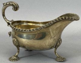 SILVER SAUCE / GRAVY BOAT BY GOLDSMITHS & SILVERSMITHS CO., gadrooned upper border with acanthus