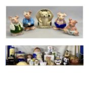 WADE COLLECTABLES including 4 x Natwest pig money boxes, Andy Capp figural money box, teapot and
