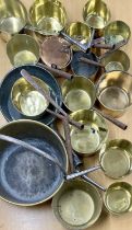 COLLECTION OF VICTORIAN & EARLIER BRASS AND COPPER SAUCEPANS AND SKILLETS ETC, 18 total