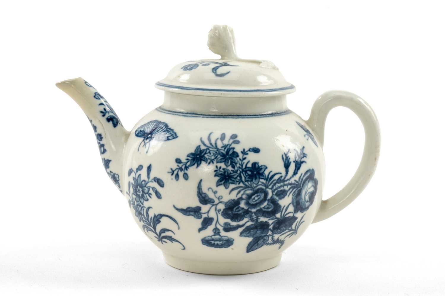 18TH C. WORCESTER 'MANSFIELD' PATTERN PORCELAIN TEAPOT & COVER, printed flowers and insects, 11.5cms