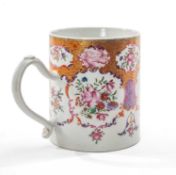 LARGE CHINESE 'MANDARIN' PATTERN FAMILLE ROSE TANKARD, Qianlong, decorated with basket of flowers,