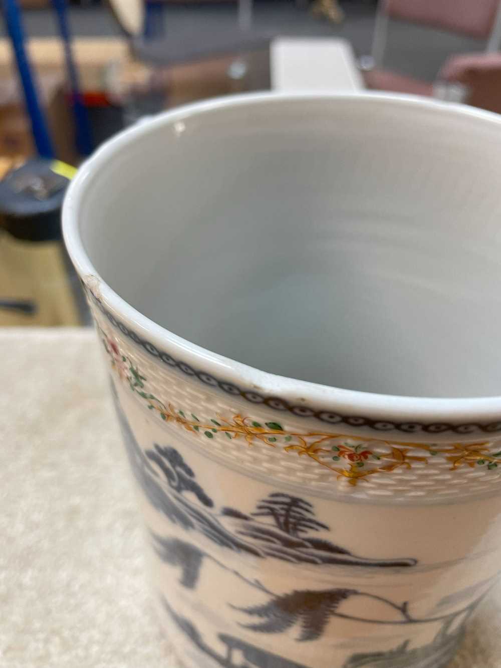 LARGE CHINESE EXPORT BLUE & WHITE TANKARD, Qianlong, painted with a river landscape with - Image 17 of 20