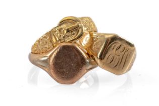 THREE 9CT GOLD RINGS comprising 2 x signet rings (one engraved) and a belt buckle ring, 11.8gms