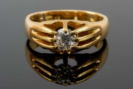18CT GOLD DIAMOND RING, the single clear set diamond measuring 0.25cts approx., ring size L 1/2, 5.