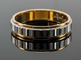 18CT YELLOW & WHITE GOLD WEDDING BAND, stamped 'Argyor', ring size V, 6.0gms Provenance: private