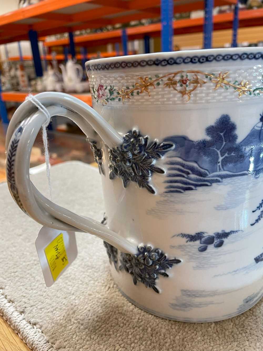 LARGE CHINESE EXPORT BLUE & WHITE TANKARD, Qianlong, painted with a river landscape with - Image 5 of 20