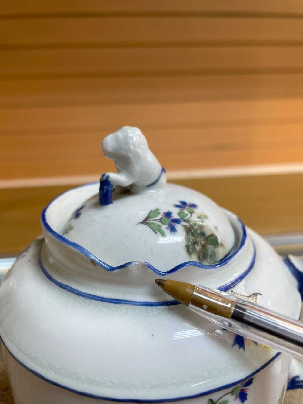 18TH C. LUDWIGSBURG PORCELAIN TEAPOT & COVER, painted with blue cornflowers, cover with lion finial, - Image 2 of 13
