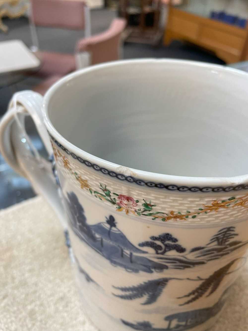 LARGE CHINESE EXPORT BLUE & WHITE TANKARD, Qianlong, painted with a river landscape with - Image 4 of 20