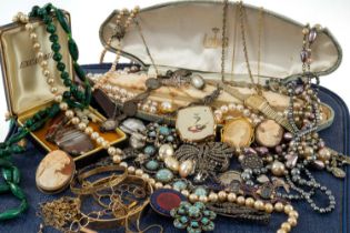 ASSORTED JEWELLERY & WATCHES including various chains, cameo brooch, assorted wristwatches including